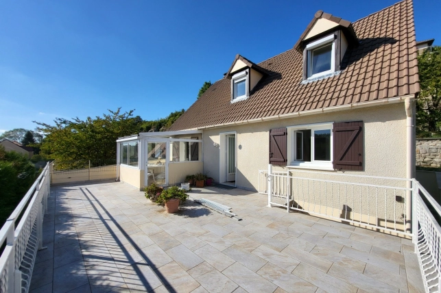 Maison à vendre 6 pièces de 120 m² à Conflans-Sainte-Honorine