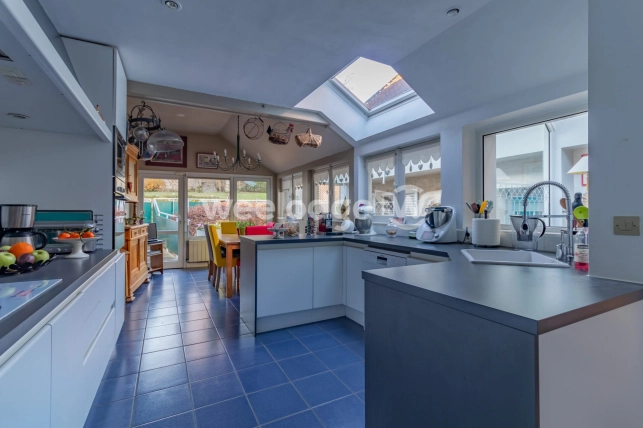 Maison à vendre 12 pièces de 229 m² à Vauréal