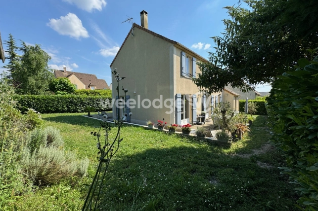Maison à vendre 8 pièces de 141 m² à Triel-sur-Seine