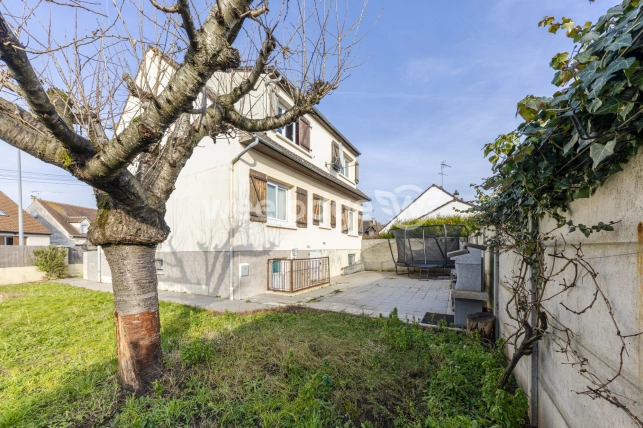 Maison à vendre 7 pièces de 150 m² à Les Mureaux