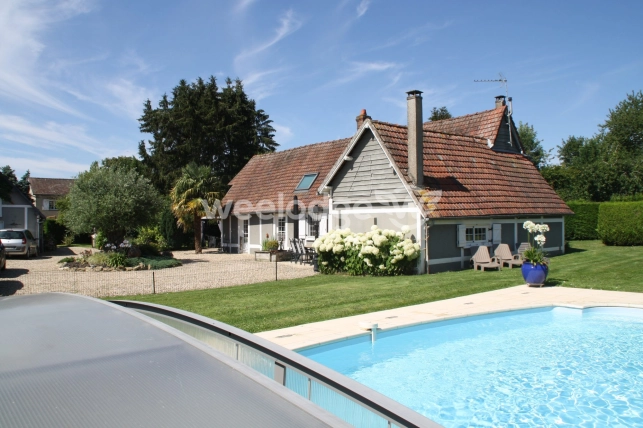 Maison à vendre 8 pièces de 152 m² à Lyons-la-Forêt