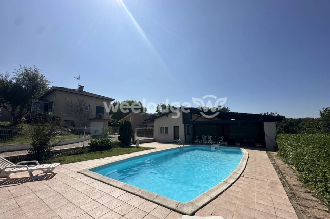 Maison à vendre 8 pièces de 163,95 m² à Brax