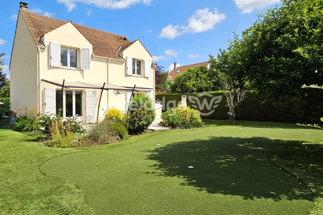 Maison à vendre 6 pièces de 141 m² à Neuville-sur-Oise