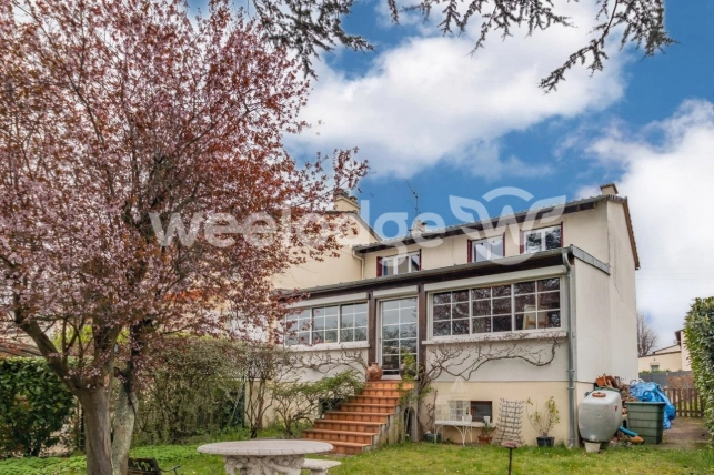 Maison à vendre 6 pièces de 115 m² à Conflans-Sainte-Honorine