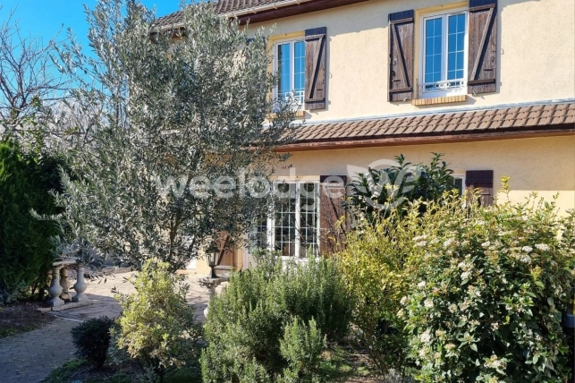 Maison à vendre 5 pièces de 105 m² à Conflans-Sainte-Honorine