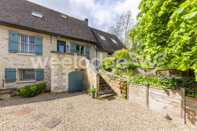 Maison à vendre 8 pièces de 164 m² à Berville