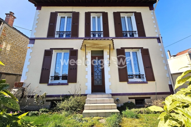 Maison à vendre 9 pièces de 233 m² à Pierrelaye