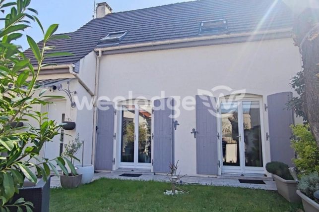 Maison à vendre 5 pièces de 126 m² à Pierrelaye