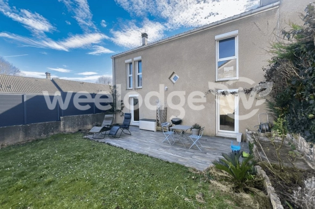 Maison à vendre 6 pièces de 120 m² à Jouy-le-Moutier