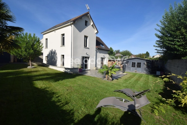 Maison à vendre 6 pièces de 128 m² à Jouy-le-Moutier