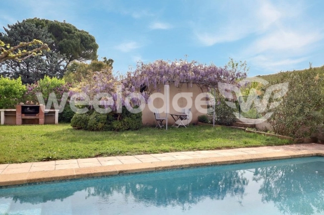 Maison à vendre 6 pièces de 135 m² à Peyrolles-en-Provence
