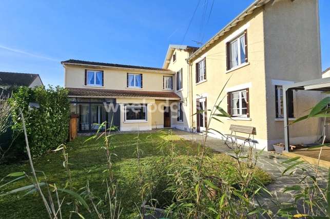 Maison à vendre 8 pièces de 149,31 m² à Conflans-Sainte-Honorine