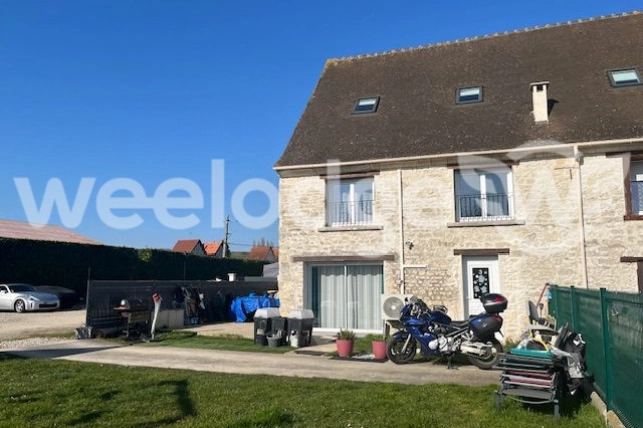 Maison à vendre 7 pièces de 135 m² à Saint-Clair-sur-Epte