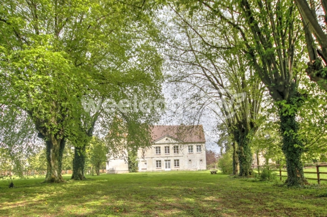 Maison à vendre 14 pièces de 315 m² à Lisieux