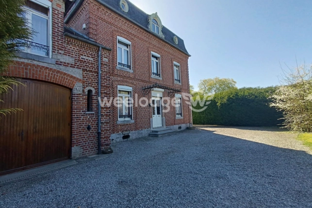 Maison à vendre 9 pièces de 279 m² à Avesnelles