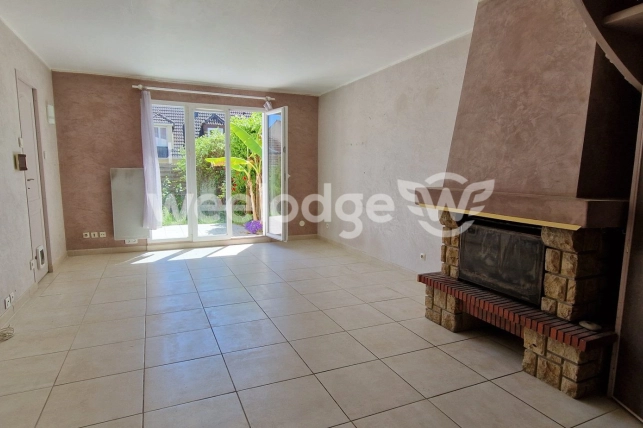 Maison à vendre 5 pièces de 85 m² à Jouy-le-Moutier