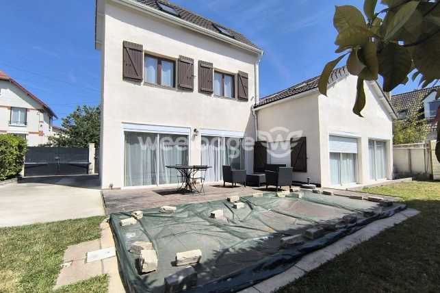 Maison à vendre 6 pièces de 130 m² à Conflans-Sainte-Honorine