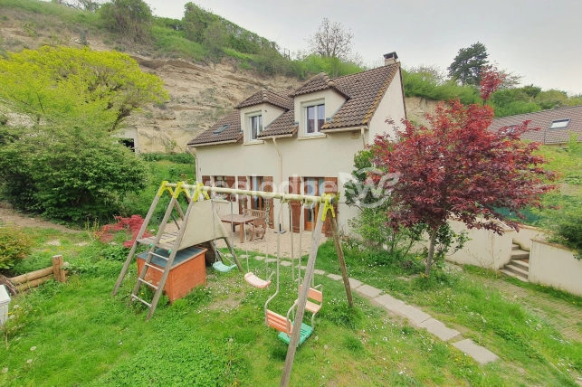 Maison à vendre 6 pièces de 132 m² à Conflans-Sainte-Honorine