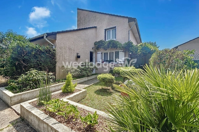 Maison à vendre 5 pièces de 89,68 m² à Éragny