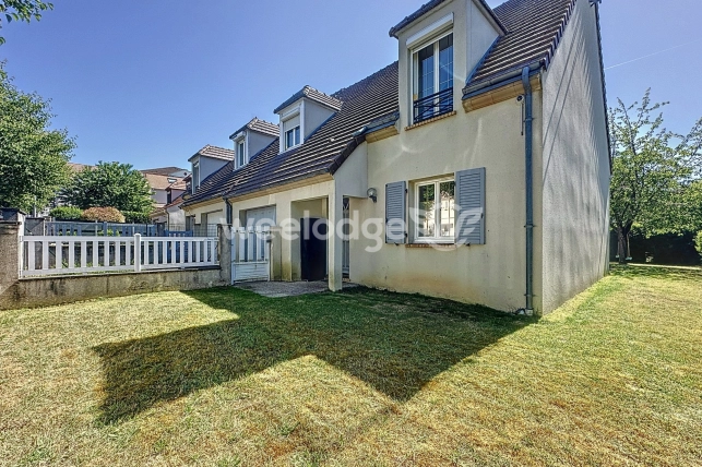 Maison à vendre 6 pièces de 100 m² à Saint-Ouen-l'Aumône