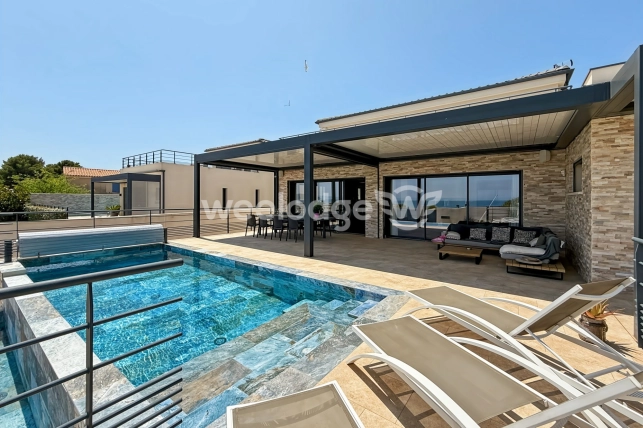 Maison à vendre 7 pièces de 318 m² à Istres