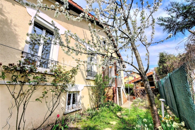 Maison à louer 3 pièces de 61 m² à Livry-Gargan