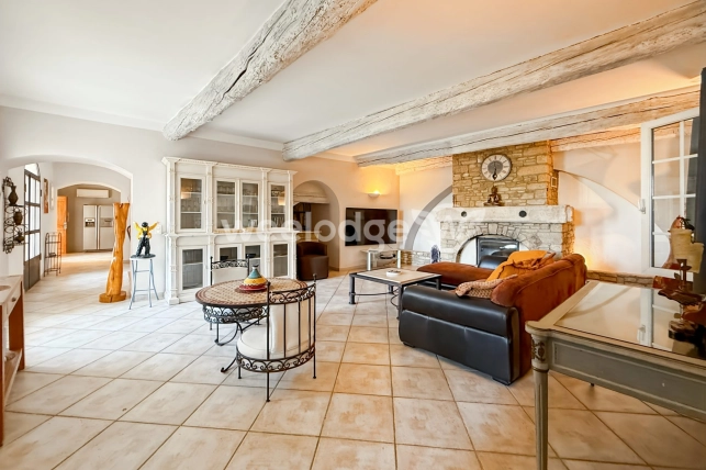 Maison à vendre 6 pièces de 270 m² à L'Isle-sur-la-Sorgue