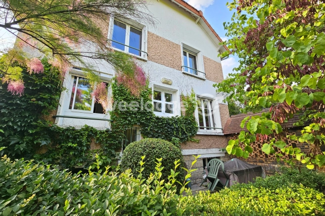 Maison à vendre 8 pièces de 139 m² à Conflans-Sainte-Honorine