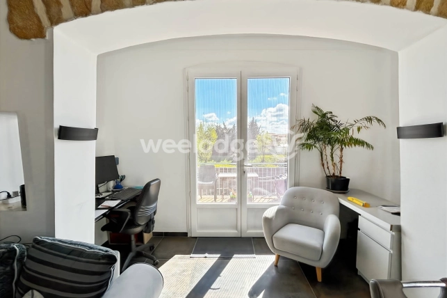 Maison à vendre 4 pièces de 200 m² à Courthézon