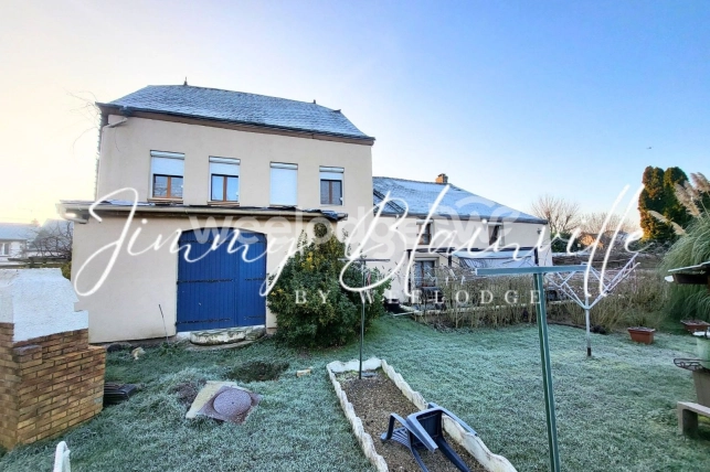 Maison à vendre 19 pièces de 353 m² à Blanzy-la-Salonnaise
