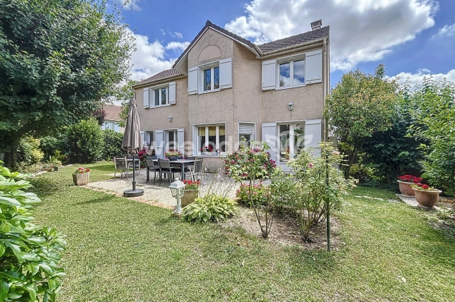 Maison à vendre 7 pièces de 146 m² à Chanteloup-les-Vignes