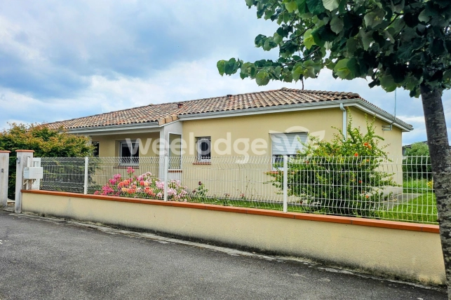 Maison à louer 4 pièces de 106 m² à Fronton