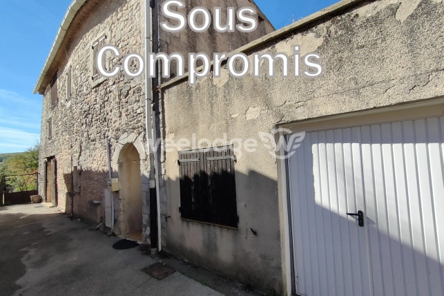 Maison à vendre 4 pièces de 107 m² à Saint-Christol