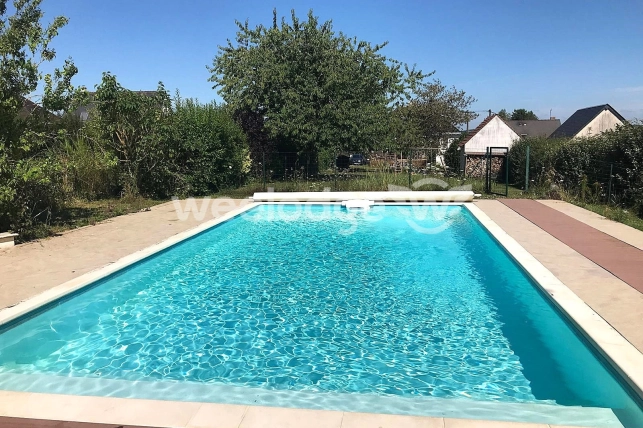 Maison à vendre 7 pièces de 145 m² à Chargé