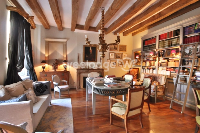 Maison à vendre 13 pièces de 370 m² à Loches