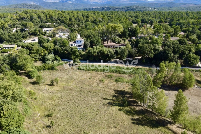 Terrain à vendre de 3593 m² à Montauroux