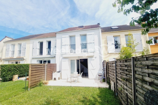 Maison à vendre 5 pièces de 97 m² à Élancourt