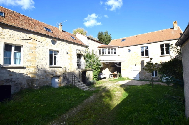 Maison à vendre 7 pièces de 173 m² à Jouy-le-Moutier