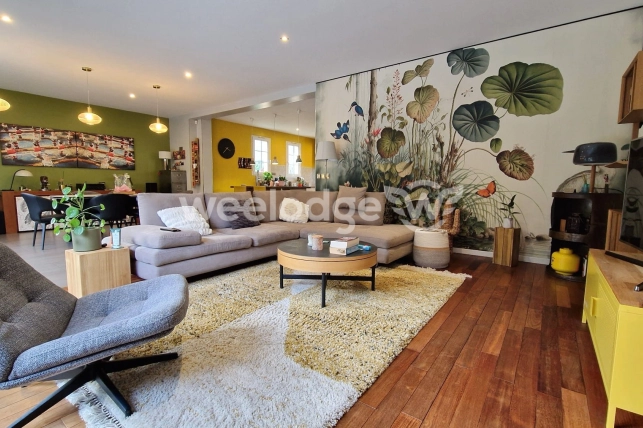 Maison à vendre 7 pièces de 166,65 m² à Jouy-le-Moutier