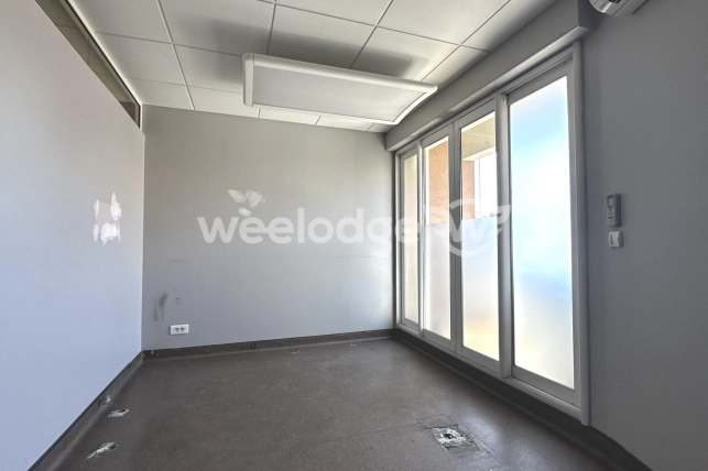 Local commercial à vendre 3 pièces de 64 m² à Le Pontet