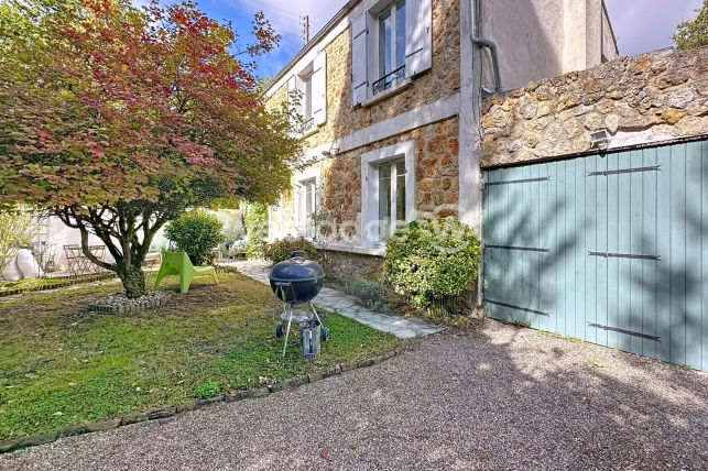 Maison à vendre 5 pièces de 111 m² à Triel-sur-Seine