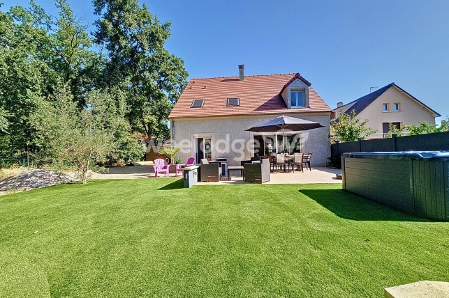 Maison à vendre 6 pièces de 166 m² à Éragny