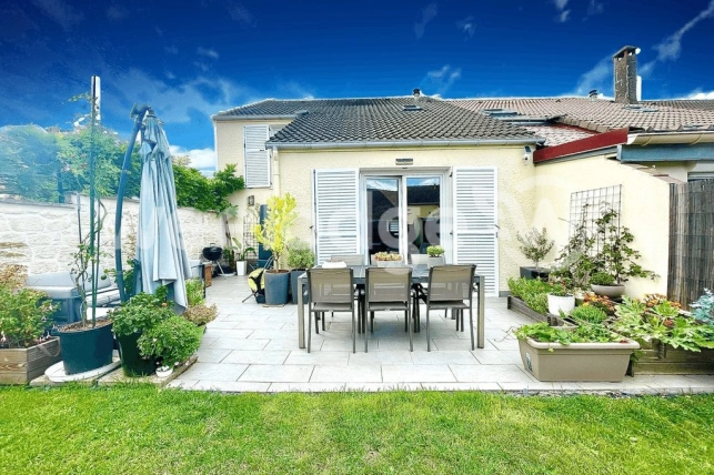 Maison à vendre 5 pièces de 82 m² à Jouy-le-Moutier