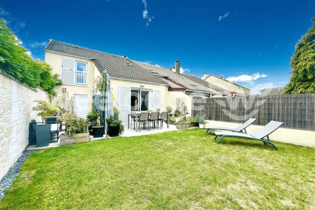 Maison à vendre 5 pièces de 82 m² à Jouy-le-Moutier