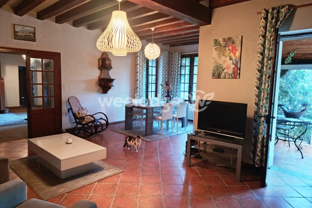 Maison à vendre 10 pièces de 239 m² à Montgivray