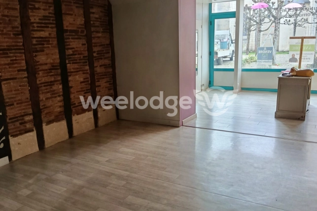 Maison à vendre 2 pièces de 90 m² à Saint-Gaultier