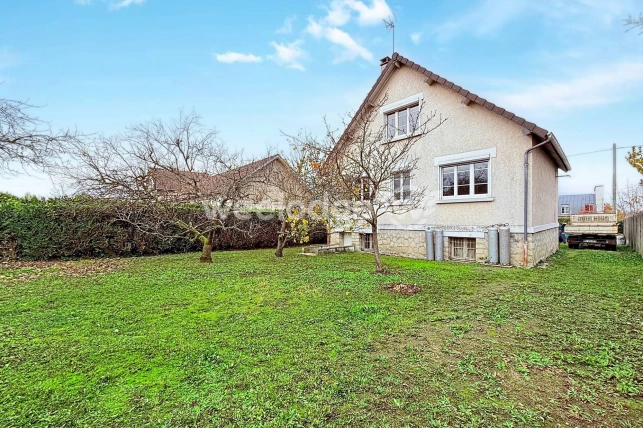 Maison à vendre 6 pièces de 114,04 m² à Éragny