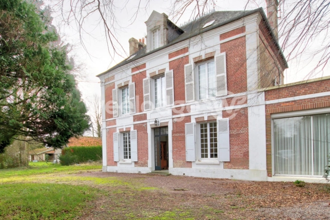 Maison à vendre 12 pièces de 232 m² à Lisieux