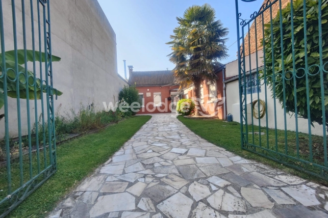 Maison à vendre 6 pièces de 126 m² à Rœulx