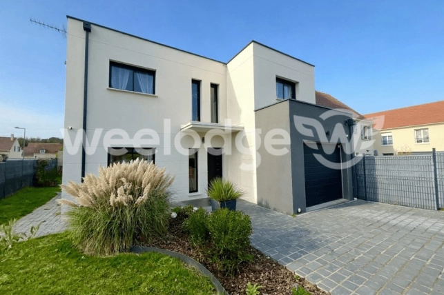 Maison à vendre 6 pièces de 142,15 m² à Jouy-le-Moutier